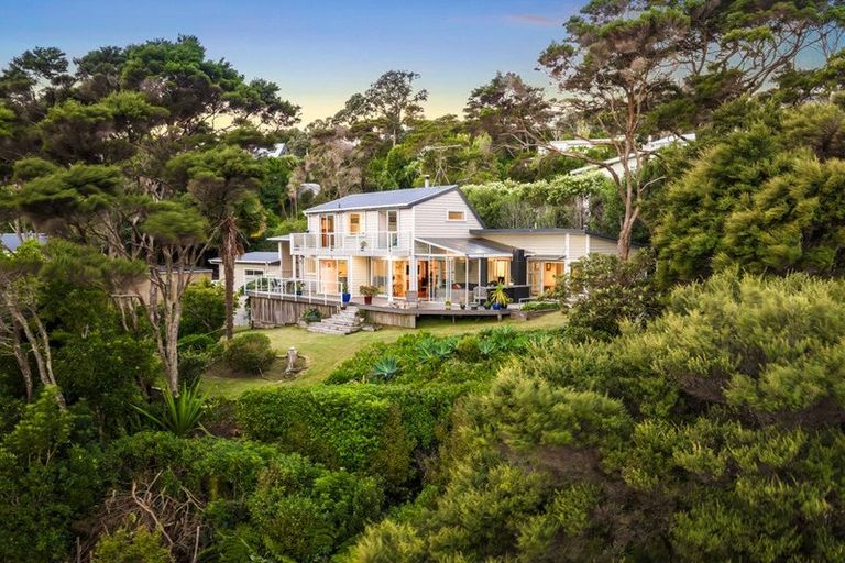 Photo of property in 24 Poplar Road, Stanmore Bay, Whangaparaoa, 0932