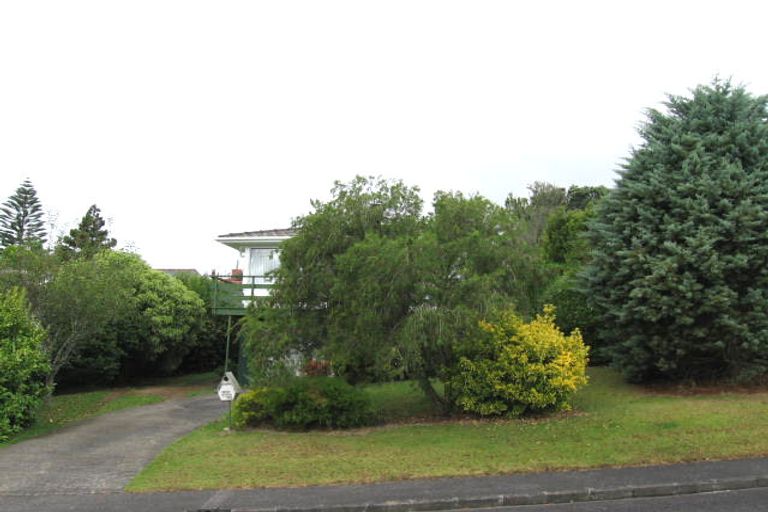 Photo of property in 35 Waitaki Street, Henderson, Auckland, 0612