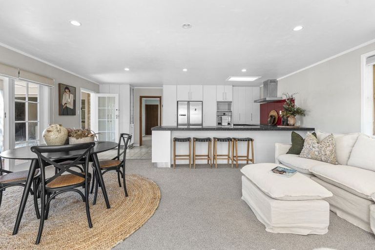 Photo of property in 76a Mangorei Road, Strandon, New Plymouth, 4312