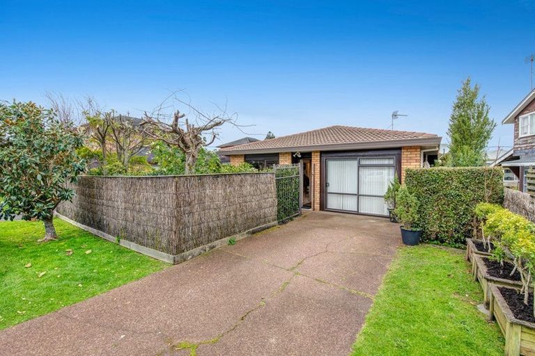 Photo of property in 1/32 Riverside Road, Orewa, 0931