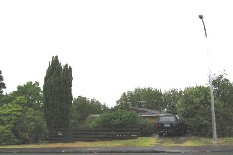 Photo of property in 21 Lavery Place, Sunnynook, Auckland, 0632