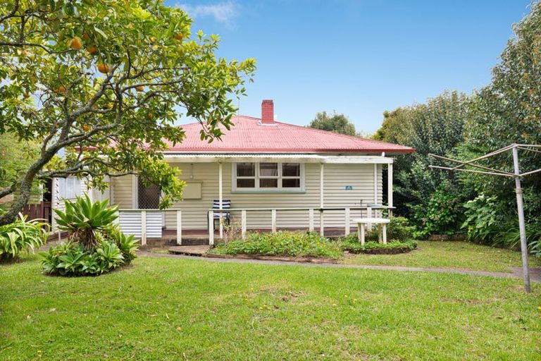 Photo of property in 2/160 Henderson Valley Road, Henderson, Auckland, 0612
