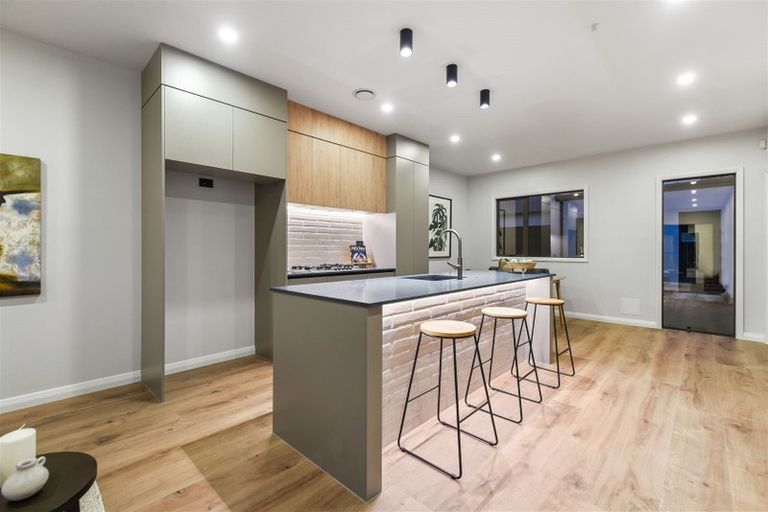 Photo of property in 1/64 Banbury Crescent, Fairfield, Hamilton, 3214