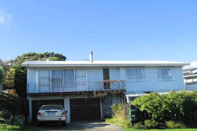 Photo of property in 1 Tregear Place, Camborne, Porirua, 5026