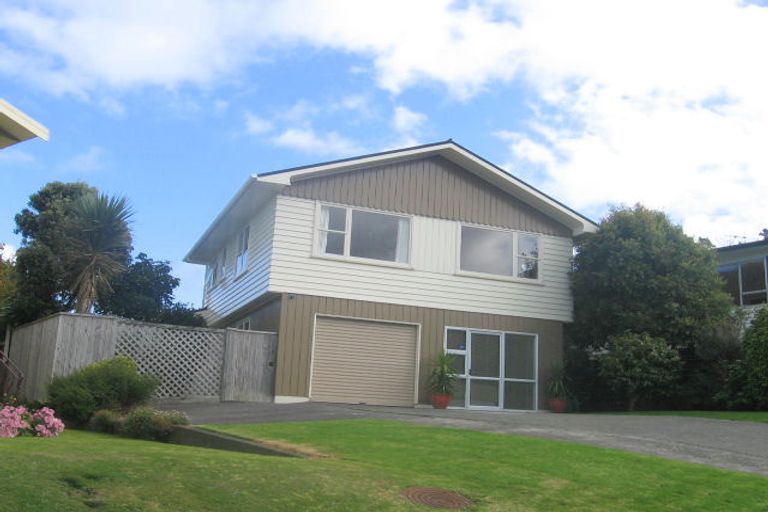 Photo of property in 89 Tirohanga Road, Tirohanga, Lower Hutt, 5010