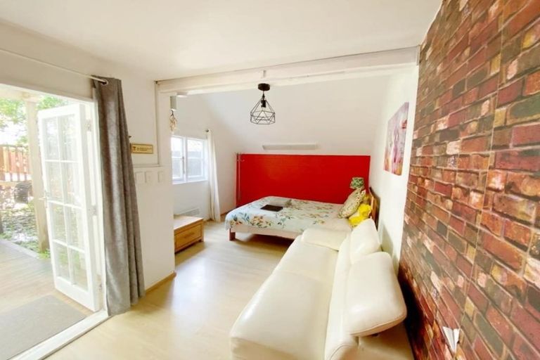 Photo of property in 397 Lake Road, Takapuna, Auckland, 0622