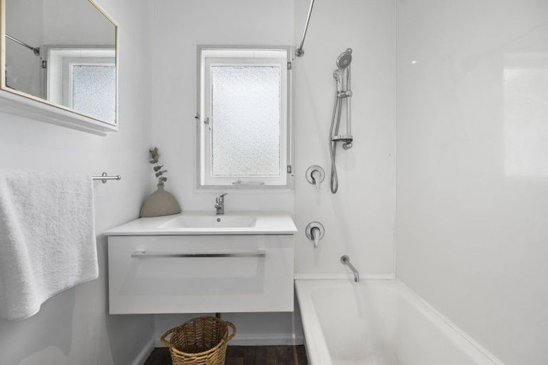 Photo of property in 256 Kennedy Road, Onekawa, Napier, 4110