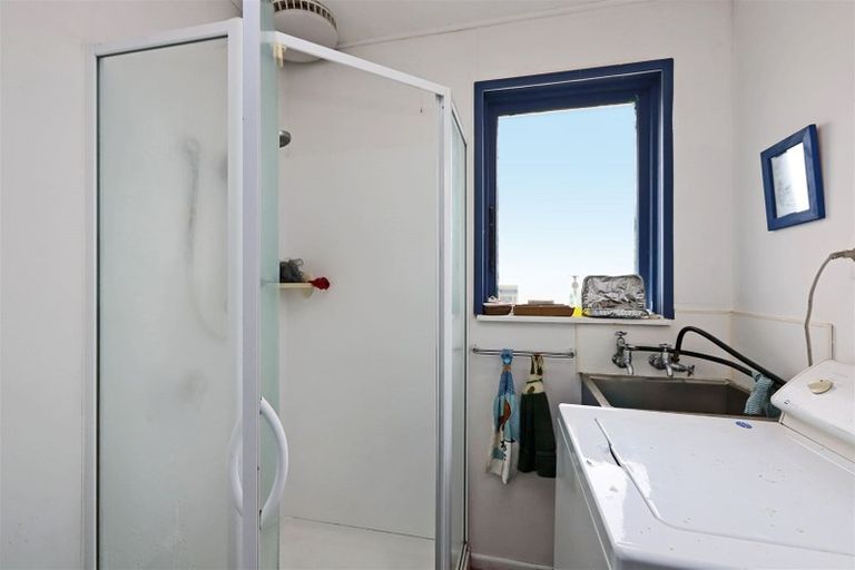 Photo of property in 1011 Hood Street, Mayfair, Hastings, 4122