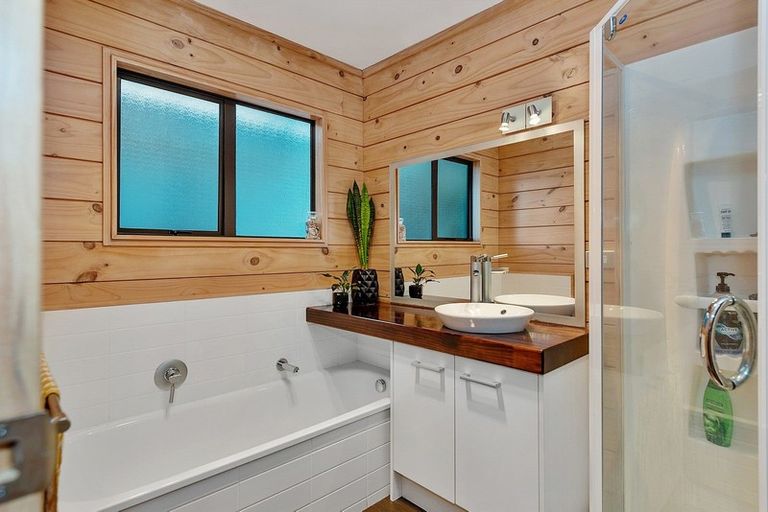 Photo of property in 1/1972 Kakaramea Road, Ngahinapouri, Hamilton, 3290