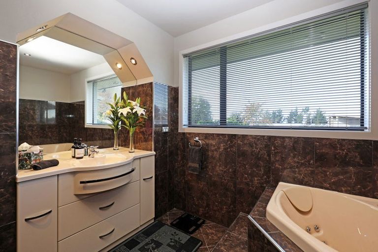 Photo of property in 21 North Ridge Drive, Oamaru North, Oamaru, 9400