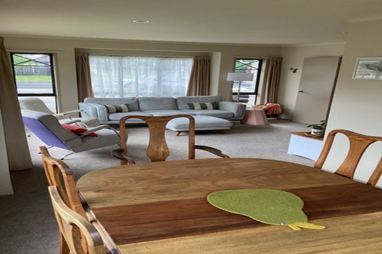 Photo of property in 17 Watkins Road, Cambridge, 3434