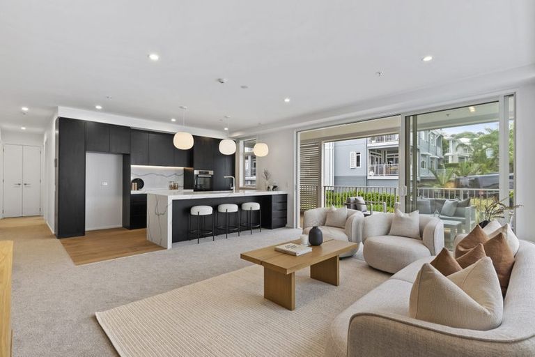 Photo of property in 121 Hibiscus Drive, Orewa, 0931