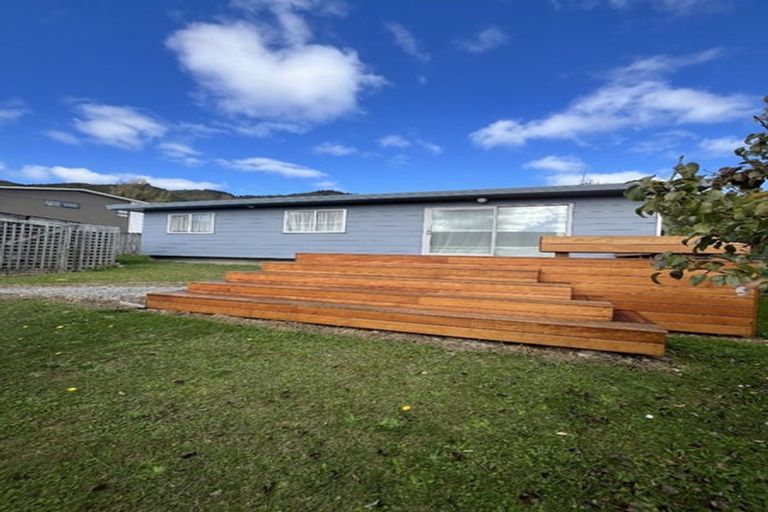 Photo of property in 2/93 Wilkie Crescent, Naenae, Lower Hutt, 5011