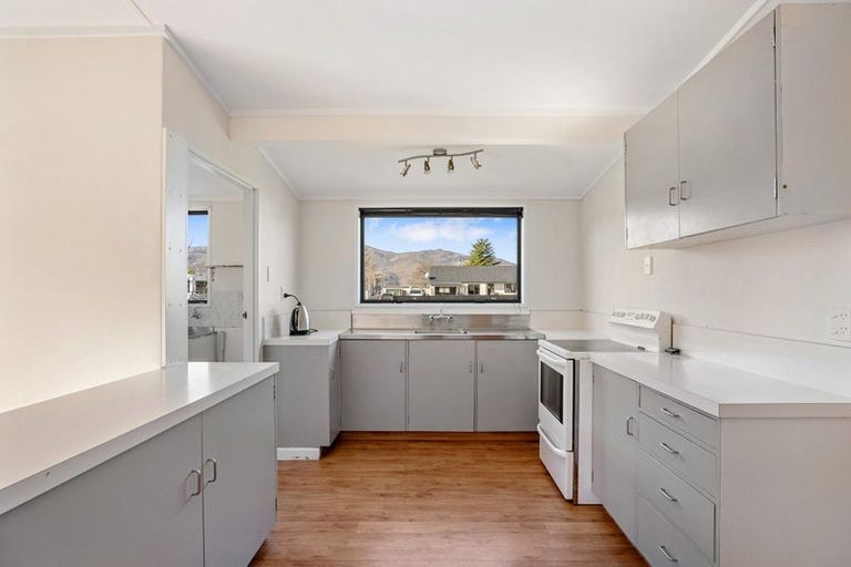 Photo of property in 10 Linrosa Place, Cromwell, 9310