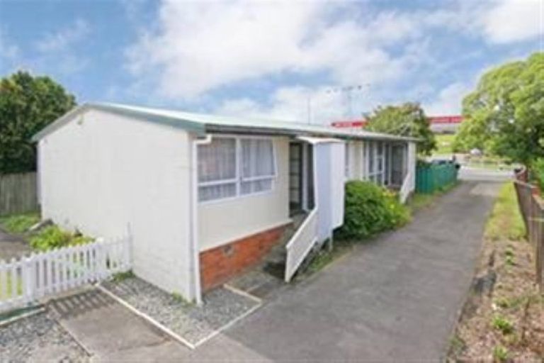 Photo of property in 2/5 Aranui Road, Mount Wellington, Auckland, 1060