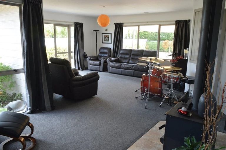 Photo of property in 6 Bell Street, Otane, 4202