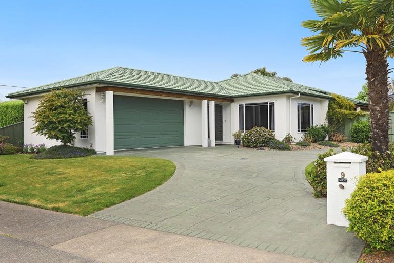Photo of property in 9 Malbec Way, Greenmeadows, Napier, 4112