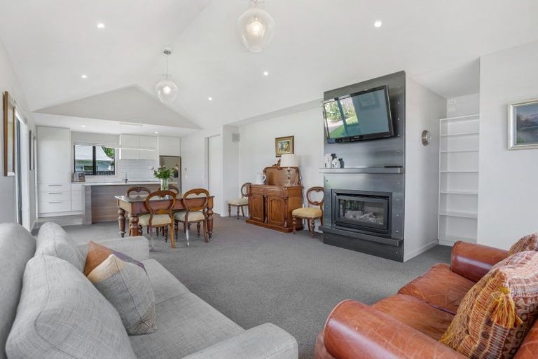 Photo of property in 214 Park Street, Winton, 9720