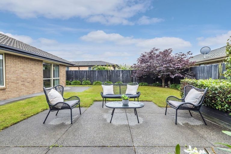Photo of property in 10 Cyclamen Place, Aidanfield, Christchurch, 8025