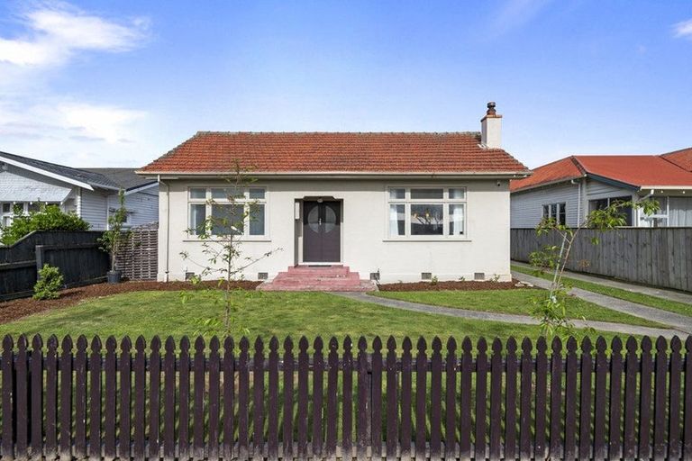 Photo of property in 6 Wood Street, Takaro, Palmerston North, 4410