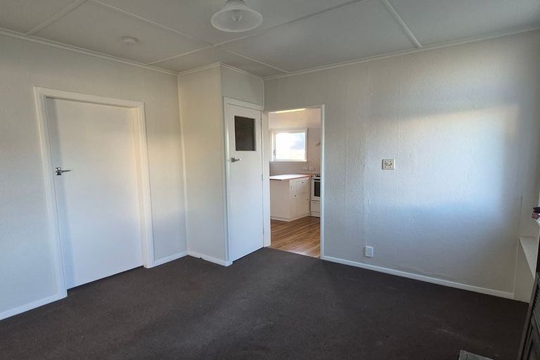 Photo of property in 1 Mckenzie Terrace, Carterton, 5713