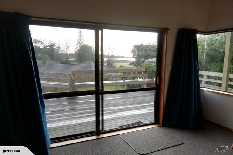 Photo of property in 4 Waikareao Way, Brookfield, Tauranga, 3110