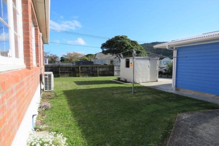 Photo of property in 9 Reynolds Street, Taita, Lower Hutt, 5011