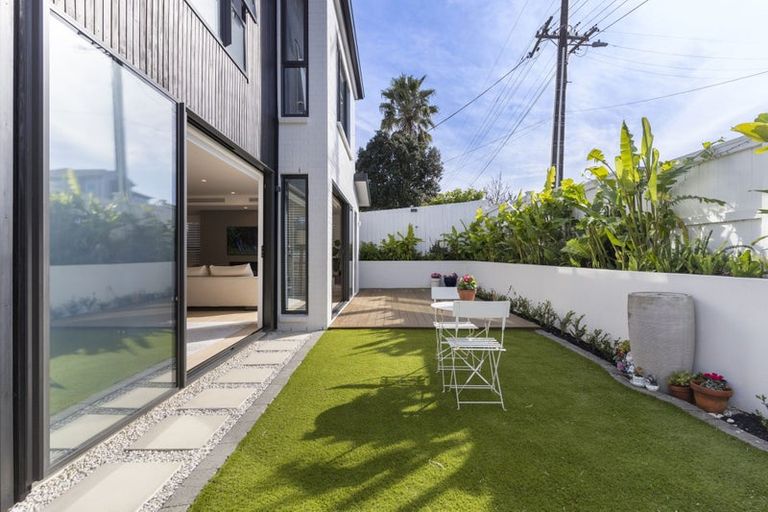 Photo of property in 6 Bevyn Street, Castor Bay, Auckland, 0620