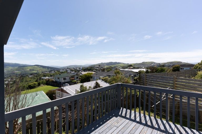 Photo of property in 14 Rice Crescent, Newlands, Wellington, 6037