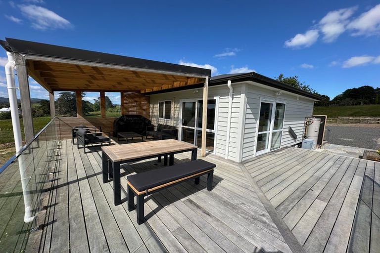 Photo of property in 7 Cottle Road, Taupaki, Henderson, 0782