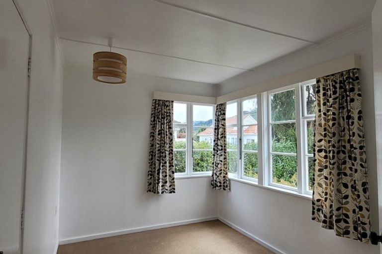 Photo of property in 3 Bryant Grove, Taita, Lower Hutt, 5011