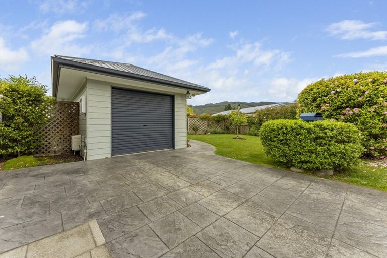 Photo of property in 9 Donegal Grove, Birchville, Upper Hutt, 5018