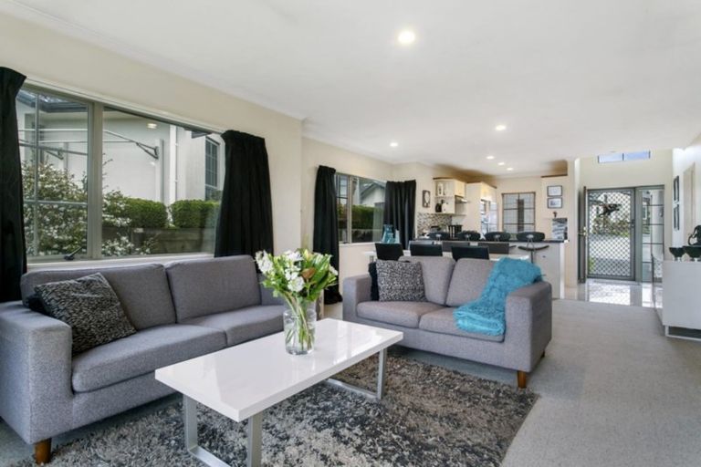 Photo of property in 28 Lakeridge Close, Rangatira Park, Taupo, 3330