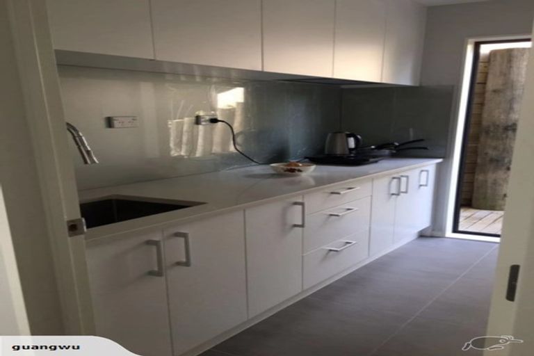 Photo of property in 18a Hazel Glen, Bayview, Auckland, 0629