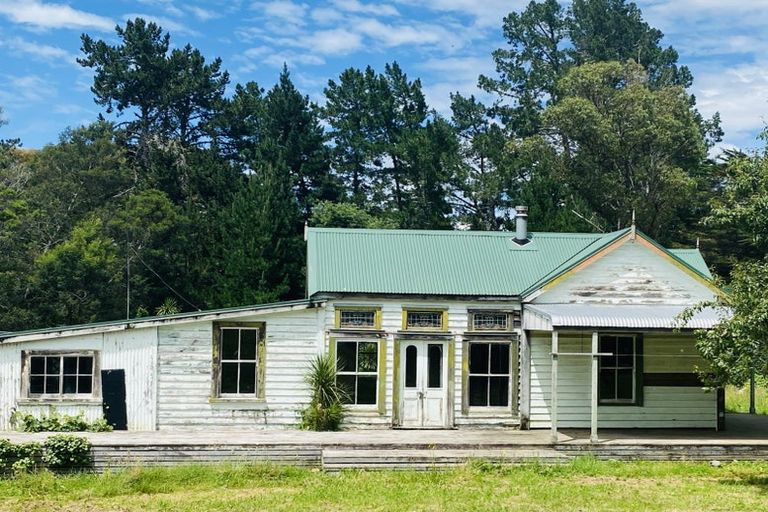 Photo of property in Waipiro Road, Te Puia Springs, Tokomaru Bay, 4079