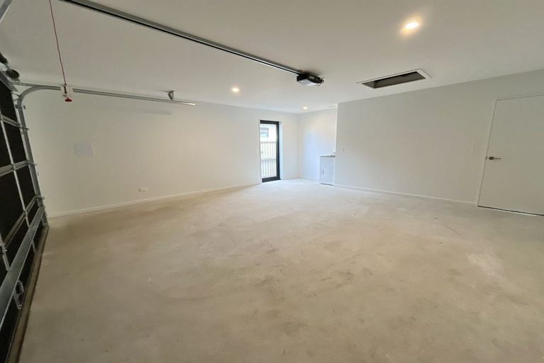 Photo of property in 31 Rita Angus Road, Belfast, 8051