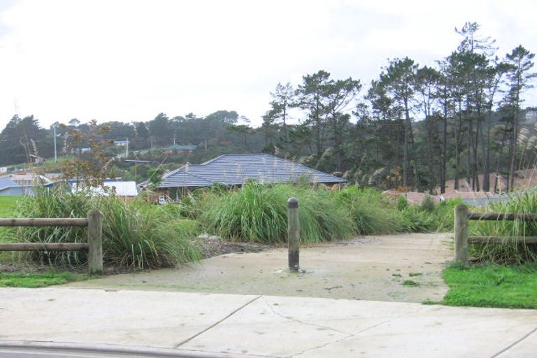 Photo of property in 31 Dressage Lane, Greenhithe, Auckland, 0632