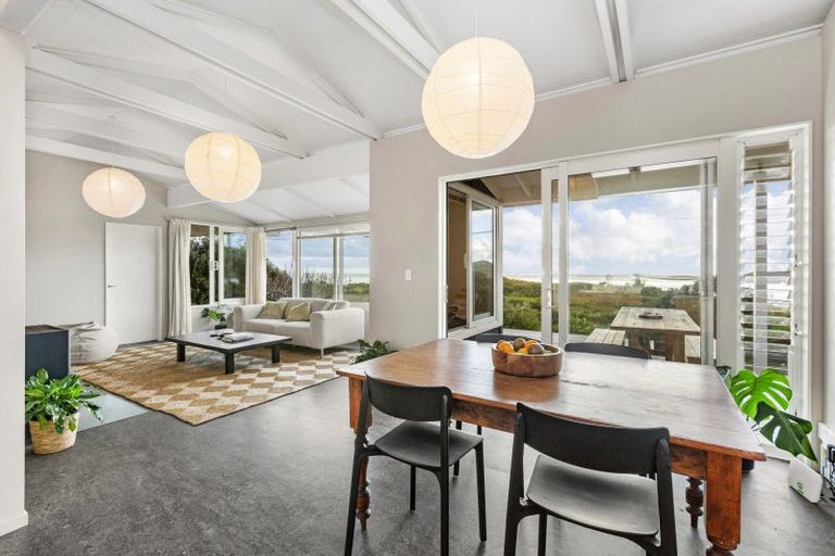 Photo of property in 131 Riria Kereopa Memorial Drive, Raglan, 3297