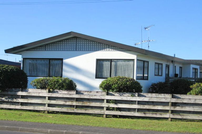 Photo of property in 145b Centreway Road, Orewa, 0931