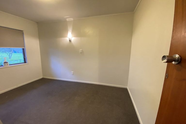 Photo of property in 1/6 Kathleen Street, Totara Vale, Auckland, 0627
