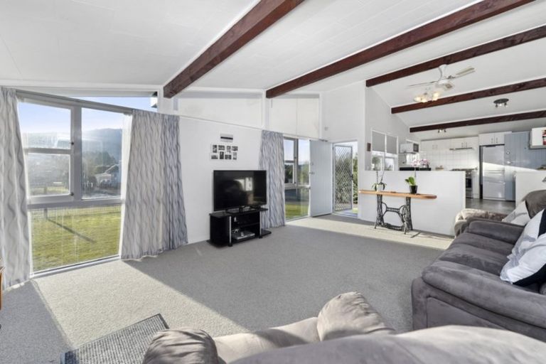 Photo of property in 22 Totaravale Street, Pukehangi, Rotorua, 3015