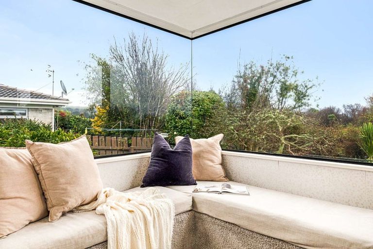 Photo of property in 10 Gemini Place, Kawaha Point, Rotorua, 3010