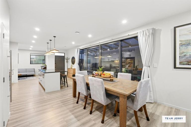 Photo of property in 15 Te Aparangi Road, Papakura, 2110