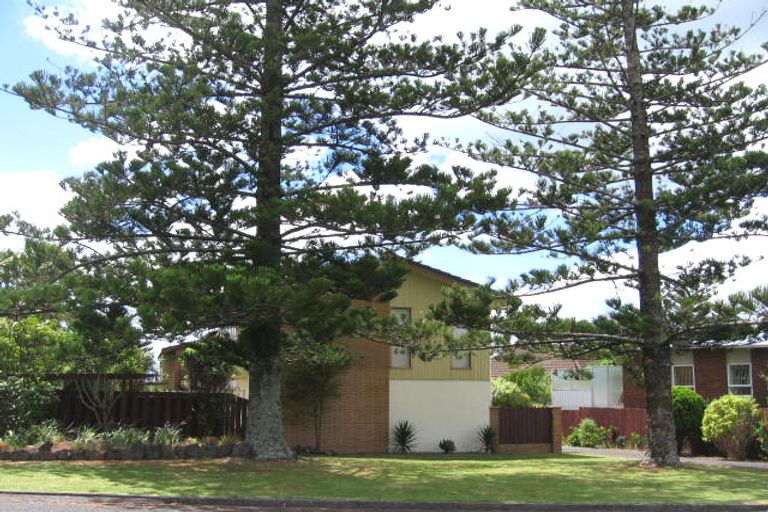 Photo of property in 2/27 Rangitoto Terrace, Milford, Auckland, 0620