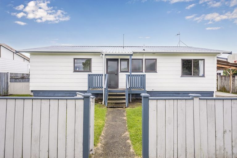 Photo of property in 2 Spackman Crescent, Paraparaumu, 5032