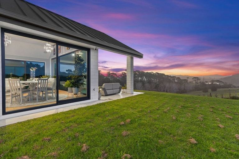 Photo of property in 135 Okura River Road, Okura, Albany, 0792