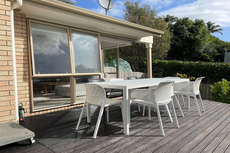 Photo of property in 17 Meteor Place, Schnapper Rock, Auckland, 0632