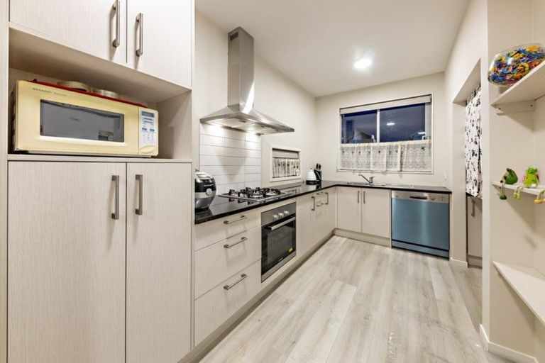 Photo of property in 12 Courage Road, Papakura, 2110