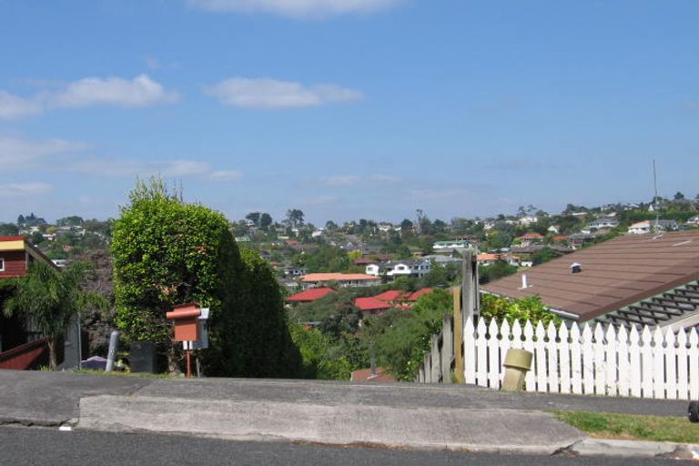 Photo of property in 2/13 Montclair Rise, Browns Bay, Auckland, 0630