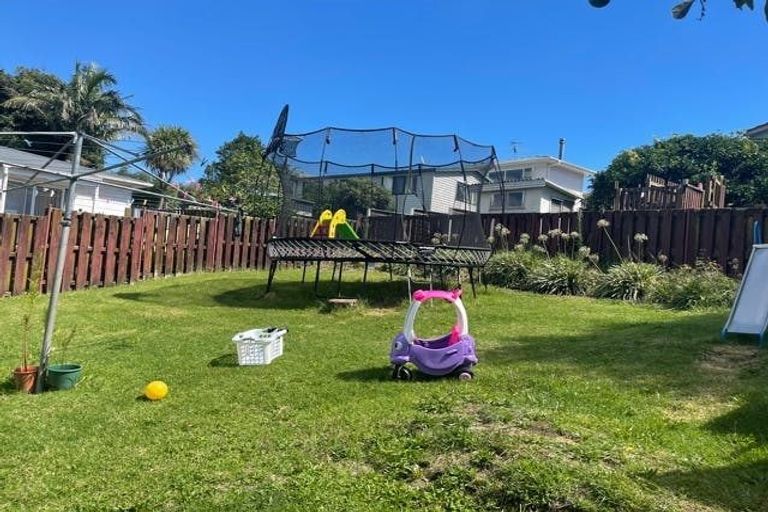 Photo of property in 8 Megan Avenue, Pakuranga Heights, Auckland, 2010